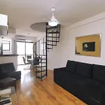 Amável cobertura duplex com piscina particular, a 2 minutos da praia de Copacabana!