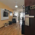 Amável cobertura duplex com piscina particular, a 2 minutos da praia de Copacabana!